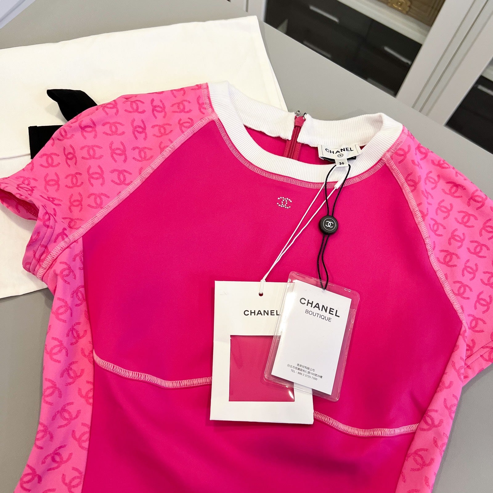 Chanel 24P T-shirt Top in Hot Pink Polyamide Elastane Sz 36