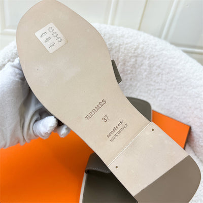 Hermes Oran Sandals in Etoupe Epsom Leather Sz 37