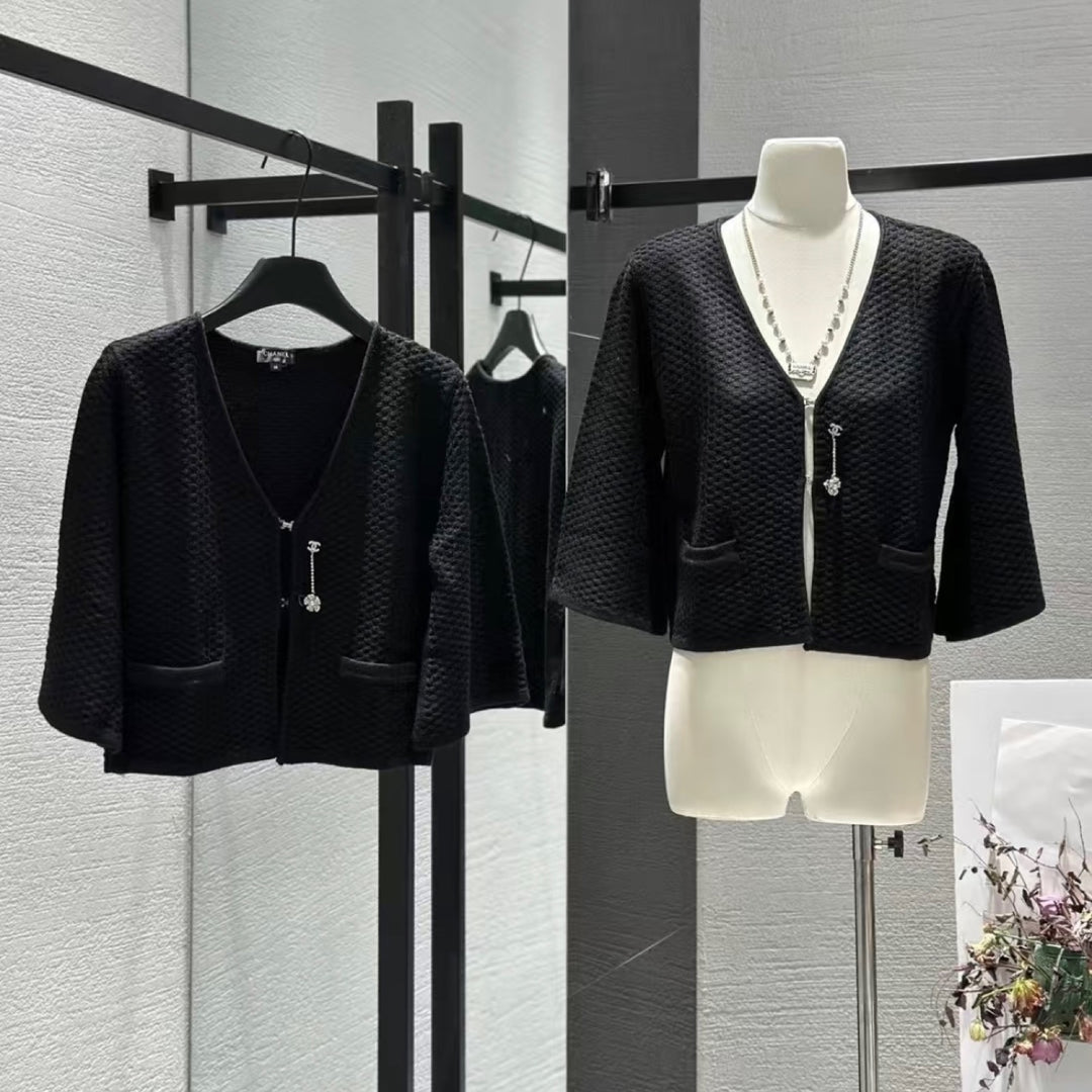 Chanel 25P Cape Cardigan in Black Viscose and Cashmere Sz 36