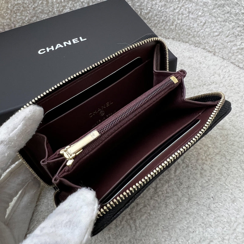 Chanel 25C New Zipped Small Wallet / Card Holder in Black Caviar and LGHW (Model: AP3686)