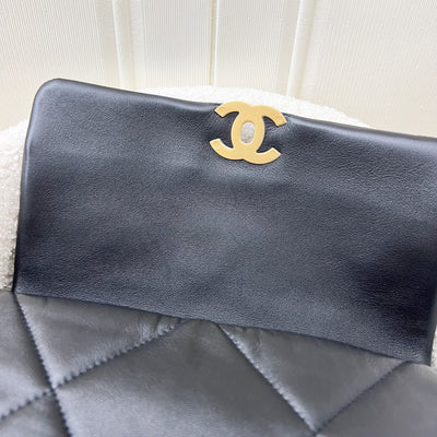 Chanel 19 Medium / Large Flap in Black Lambskin and 3-tone HW