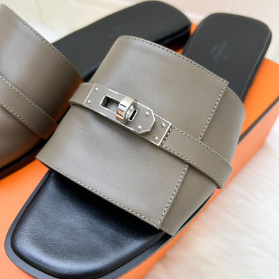 Hermes Guilia Sandals in Etoupe Calfskin and PHW Sz 40