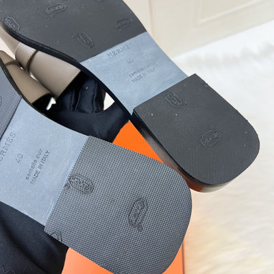 Hermes Guilia Sandals in Etoupe Calfskin and PHW Sz 40