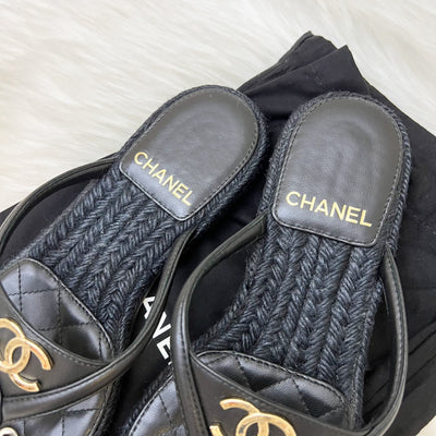 Chanel Coco Beach Thongs in Black Sz 39