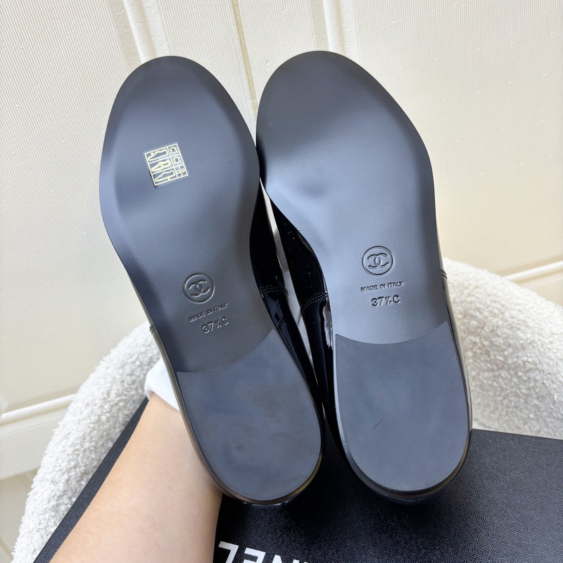 Chanel Mocassins with CC Logo in Black Patent Leather Sz 37.5