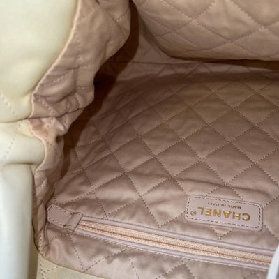 Chanel 22 Medium Hobo Handbag in 23S Pearly Cream Ombre Iridescent Calfskin and AGHW