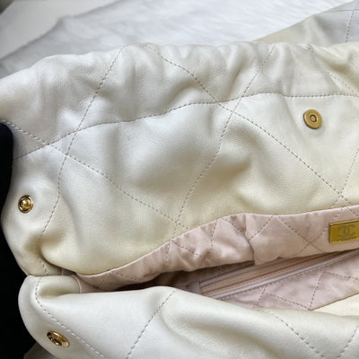 Chanel 22 Medium Hobo Handbag in 23S Pearly Cream Ombre Iridescent Calfskin and AGHW