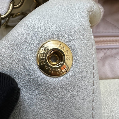 Chanel 22 Medium Hobo Handbag in 23S Pearly Cream Ombre Iridescent Calfskin and AGHW