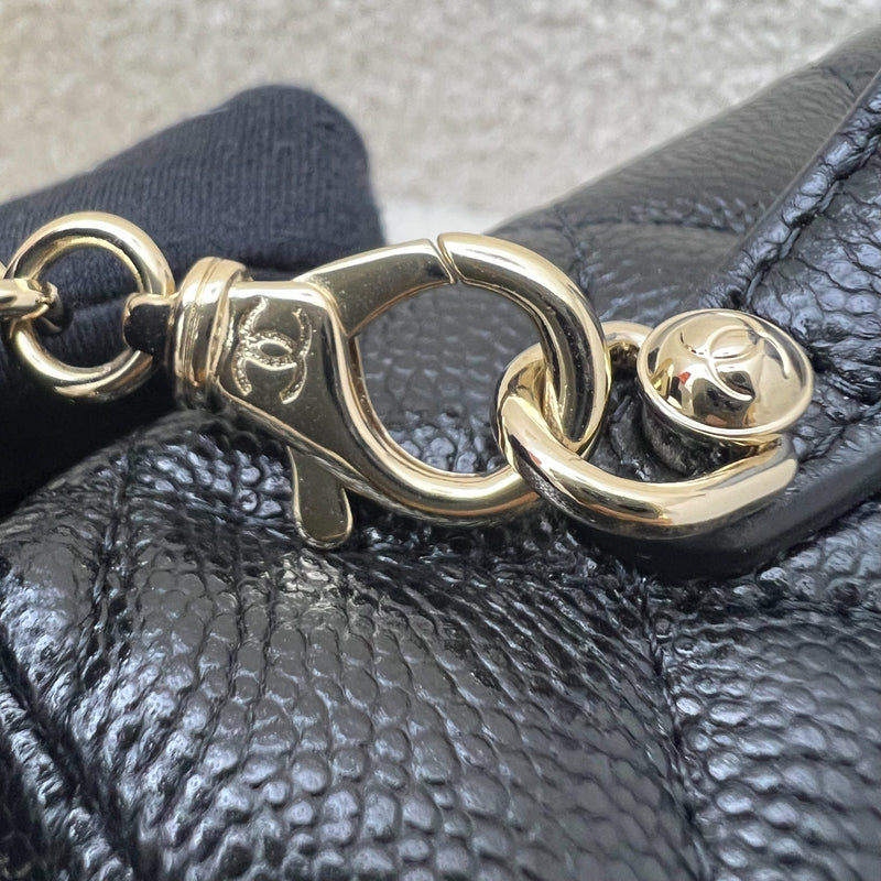 [Brand New Aug 2025] Chanel 25B Vanity / Clutch with Chain (LP Style Bag) in Black Caviar and LGHW (Model: AP4385)