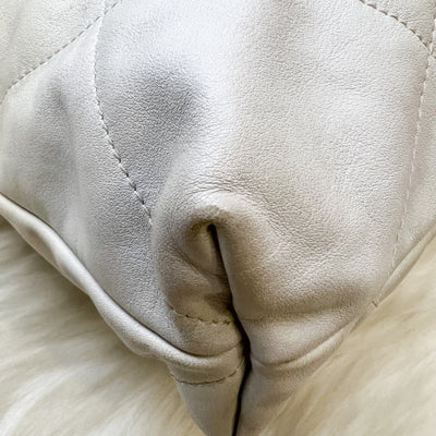 Chanel 22 Medium Hobo Handbag in 23S Pearly Cream Ombre Iridescent Calfskin and AGHW
