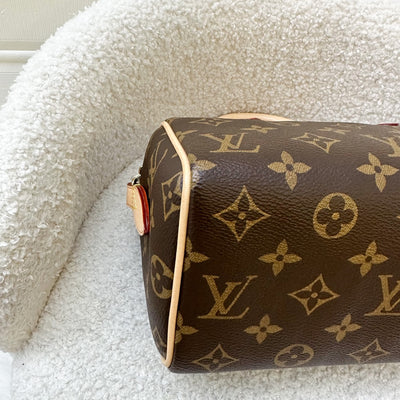 LV Speedy Bandouliere 20 in Monogram Canvas and Black Patterned Strap