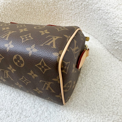 LV Speedy Bandouliere 20 in Monogram Canvas and Black Patterned Strap