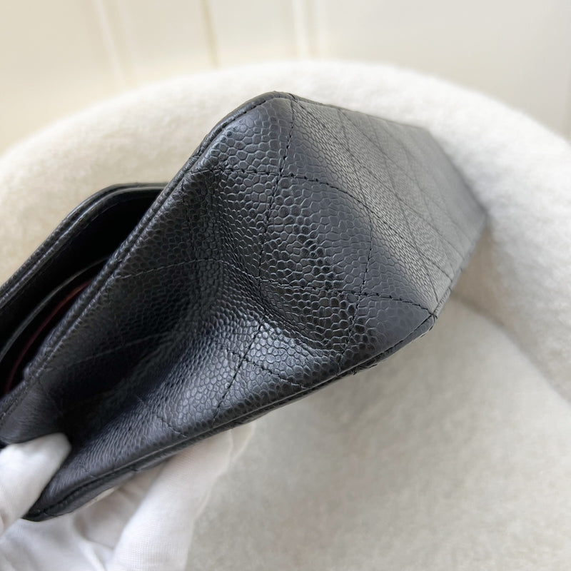 Chanel Medium Classic Flap CF in Black Caviar and GHW