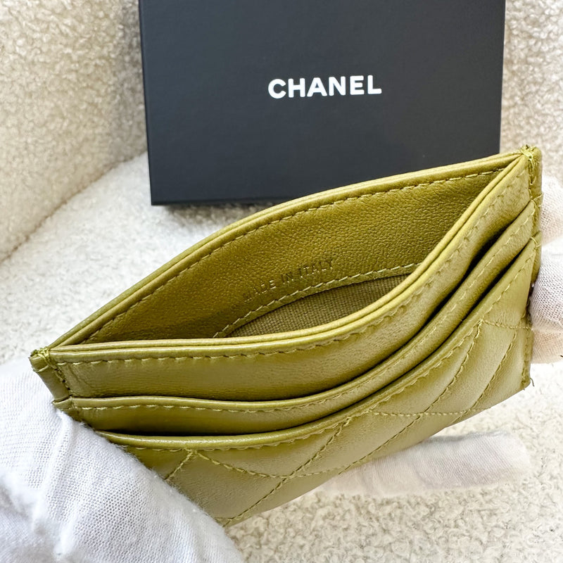 Chanel Classic Flat Card Holder in Olive Lambskin LGHW