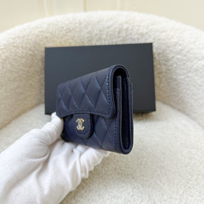 Chanel Classic Snap Card Holder in Navy Caviar LGHW
