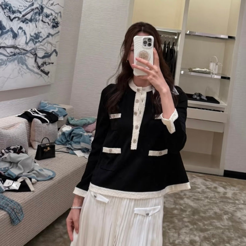 Chanel 25A Pullover / Sweater in Black and Ecru Mixed Fibers - Viscose and Polyamide - Sz 40 (Model: P80014)
