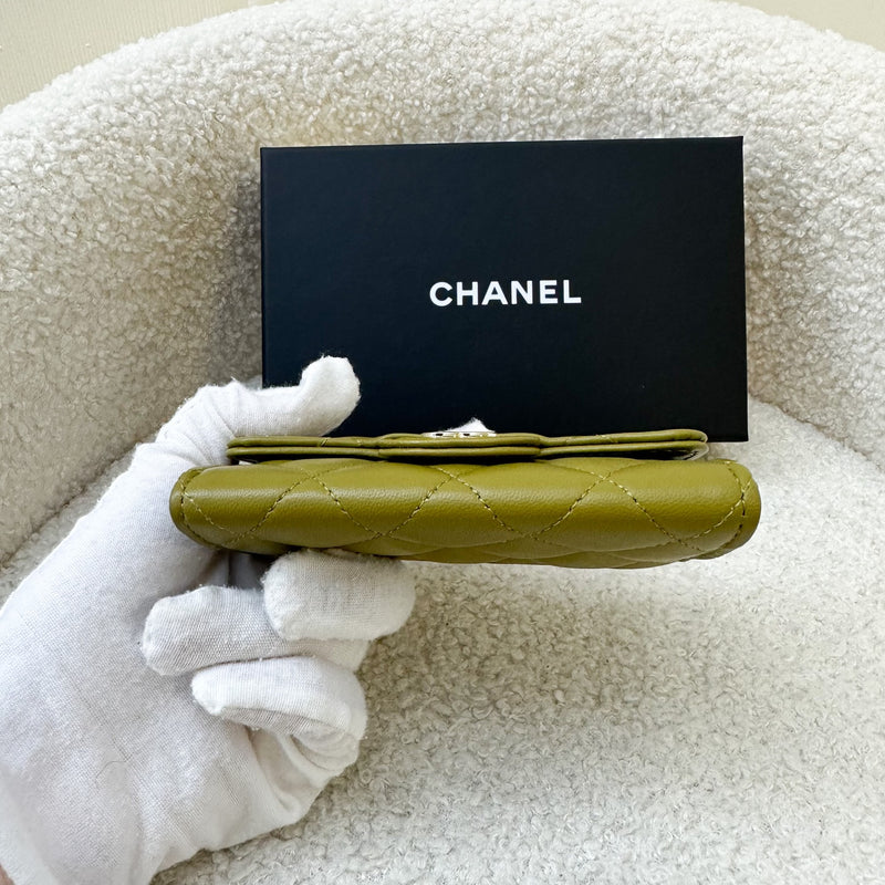 Chanel Classic Snap Card Holder in Olive Lambskin LGHW