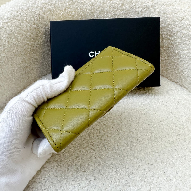 Chanel Classic Snap Card Holder in Olive Lambskin LGHW