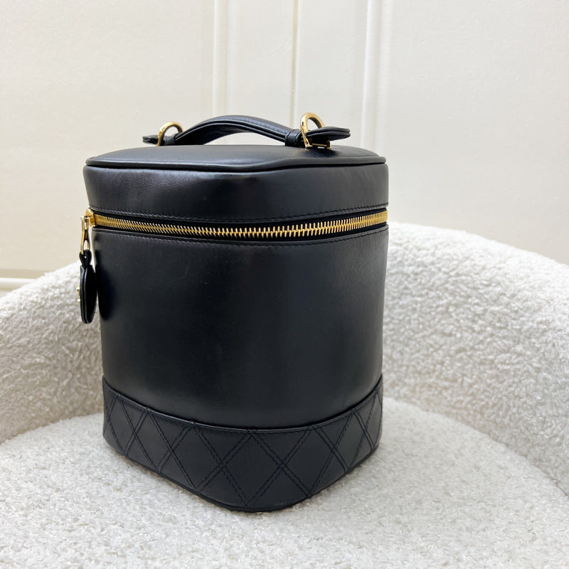 Chanel Vintage Vertical Vanity in Black Leather and GHW