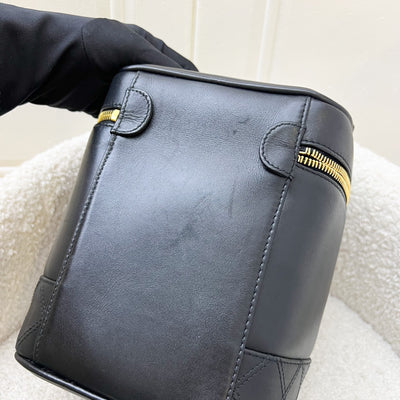 Chanel Vintage Vertical Vanity in Black Leather and GHW
