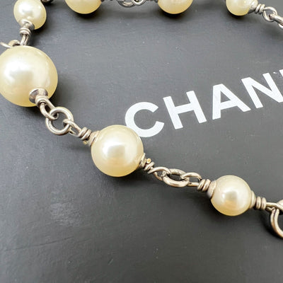 Chanel Diamantes CC Logo Bracelet with Pearls in SHW