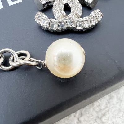 Chanel Diamantes CC Logo Bracelet with Pearls in SHW