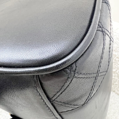 Chanel Vintage Vertical Vanity in Black Leather and GHW