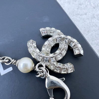Chanel Diamantes CC Logo Bracelet with Pearls in SHW
