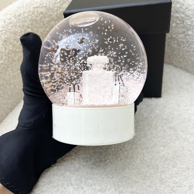 Chanel VIP Gift Perfume Bottles Snow Globe