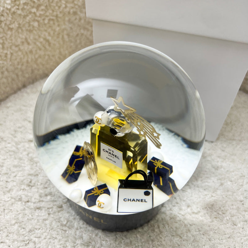 Chanel 2025 VIP Gift No.5 Perfume Snow Globe – Brands Lover