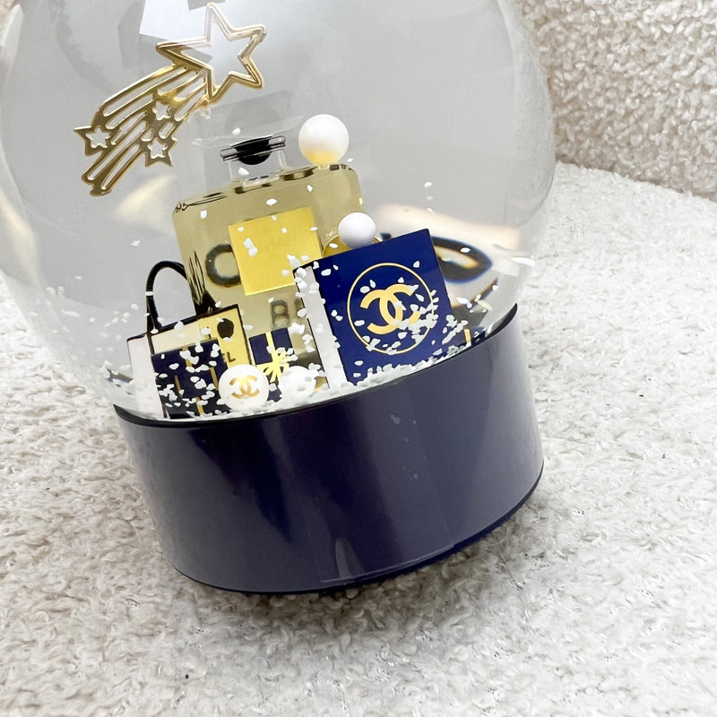 Chanel 2025 VIP Gift No.5 Perfume Snow Globe – Brands Lover