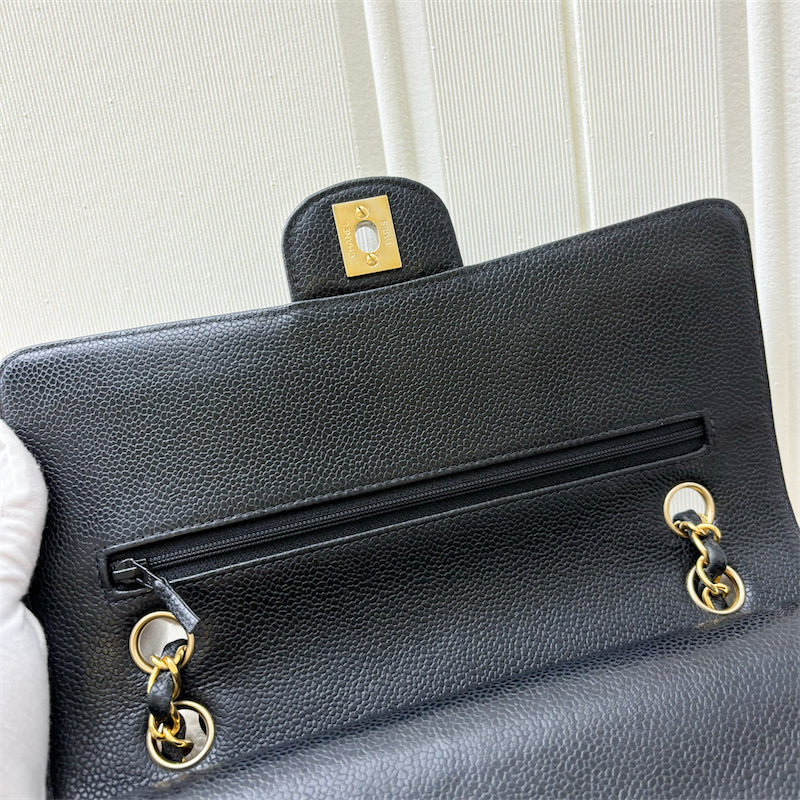 Chanel Vintage Medium Classic Flap CF in Black Caviar and 24K Gold-Plated HW