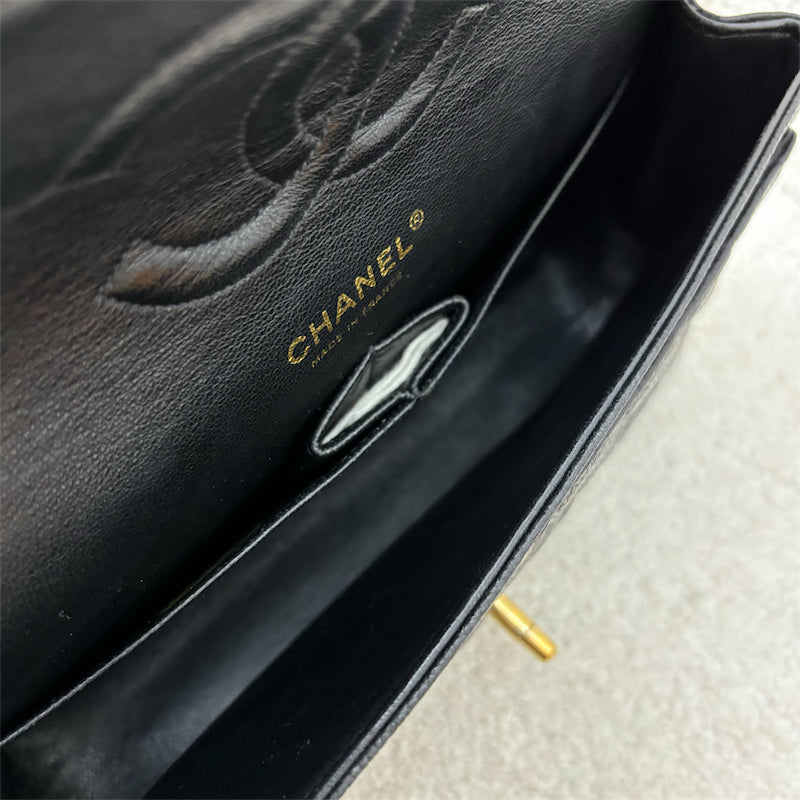 Chanel Vintage Medium Classic Flap CF in Black Caviar and 24K Gold-Plated HW