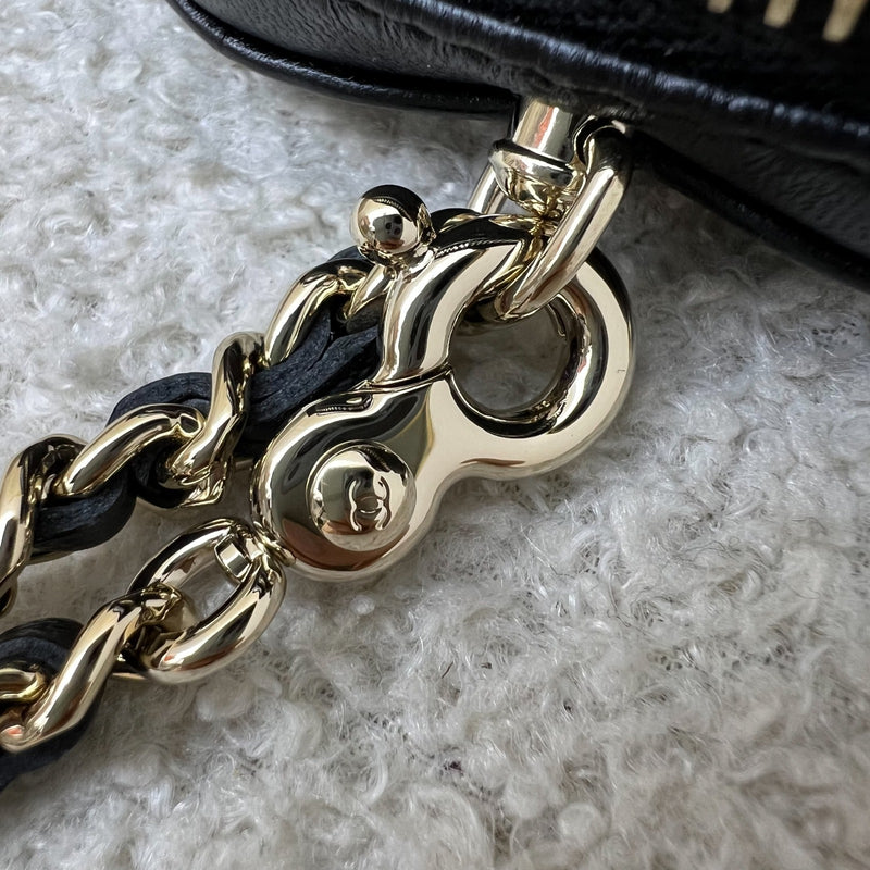 [Below Retail Deal!] Chanel 25B Mini Heart Bag Charm in Black Lambskin and GHW (Model: AP4838)