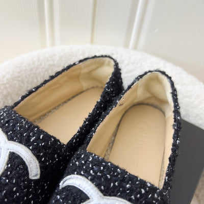 Chanel Espadrilles in Black Tweed and Silver Lambskin Sz 36