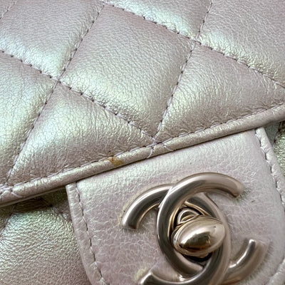 Chanel Clutch with Chain / Phone Holder in 20B Iridescent Ivory Lambskin and LGHW