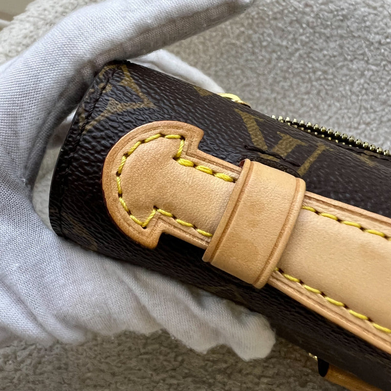 LV Pochette Metis in Monogram Canvas and GHW (Model: M40780)