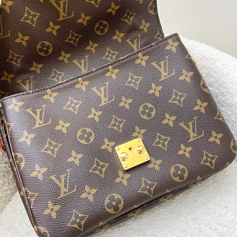 LV Pochette Metis in Monogram Canvas and GHW (Model: M40780)