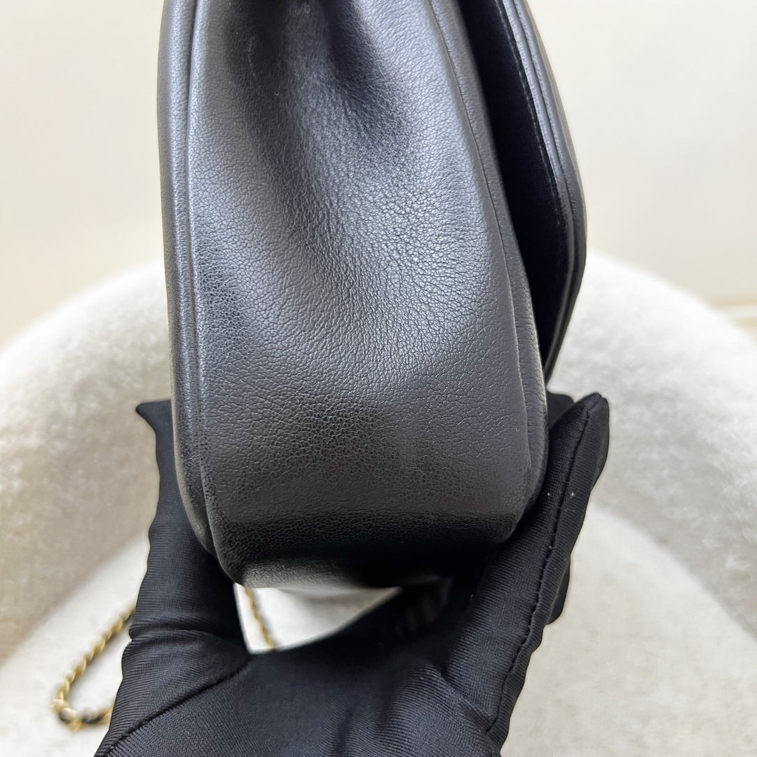 Chanel 15P Reissue Diana Medium / Large Flap Bag in Black Lambskin
