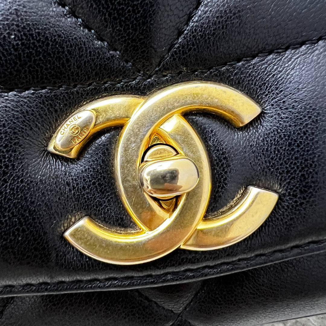 Chanel 15P Reissue Diana Medium / Large Flap Bag in Black Lambskin