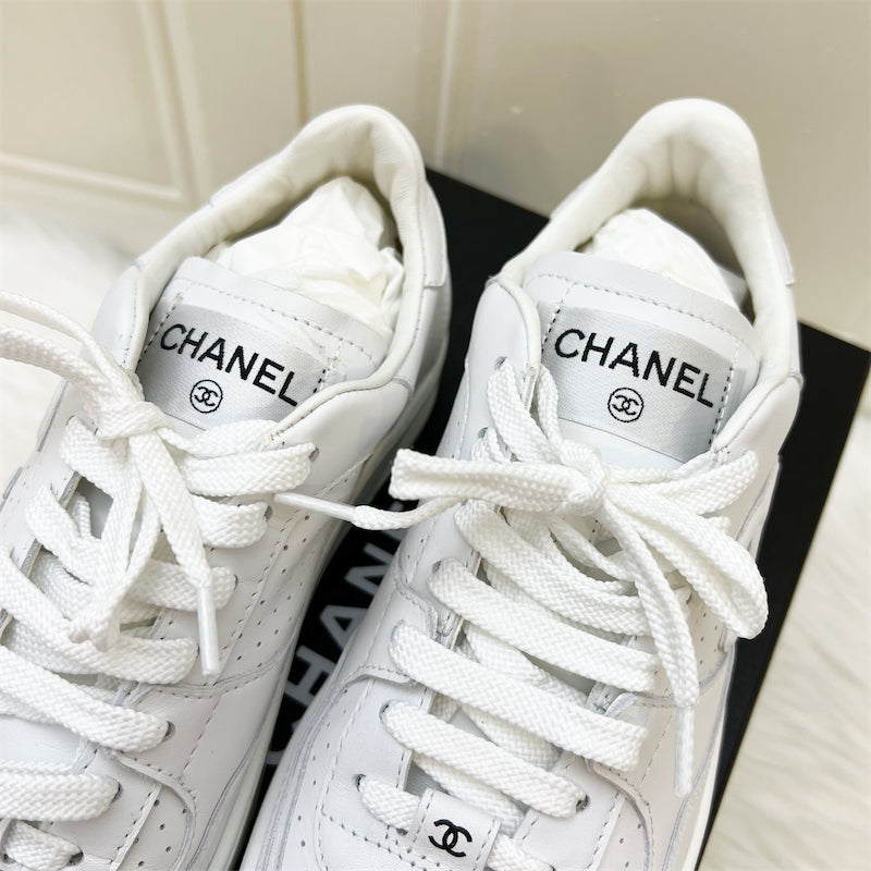 Chanel Sneakers in White Leather Size 38