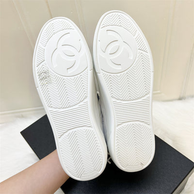 Chanel Sneakers in White Leather Size 38