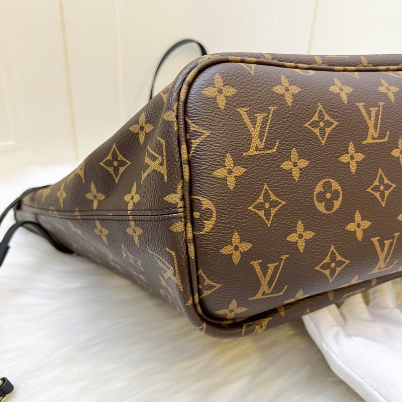 LV Neverfull MM Inside Out in Monogram Canvas, Black Leather and GHW (Reversible) (Model: M11946)