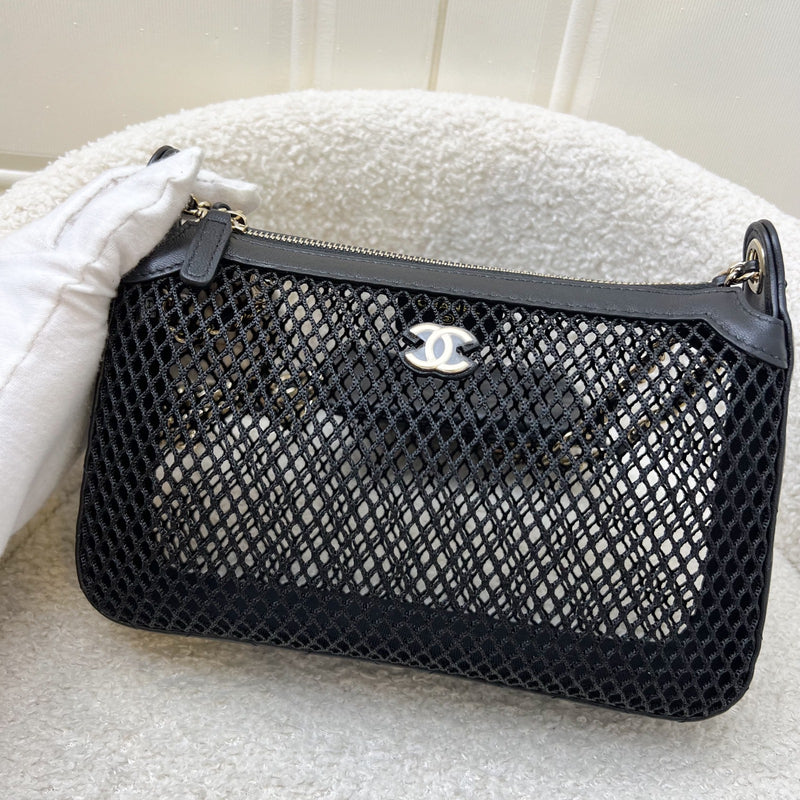 Chanel 25S Clutch on Chain in Black Mesh and LGHW (Model: AP4572)