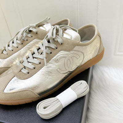 Chanel 25A Sneakers in Light Gold Crumpled Laminated Calfskin and Beige Suede Calfskin Sz 37.5 (Model: G46614)