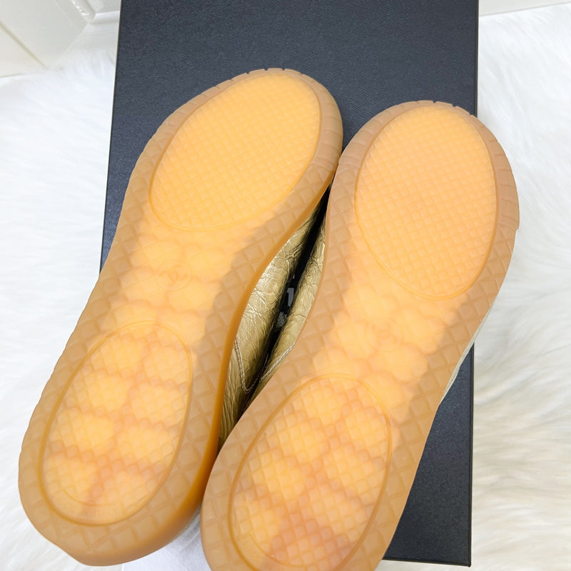 Chanel 25A Sneakers in Light Gold Crumpled Laminated Calfskin and Beige Suede Calfskin Sz 37.5 (Model: G46614)