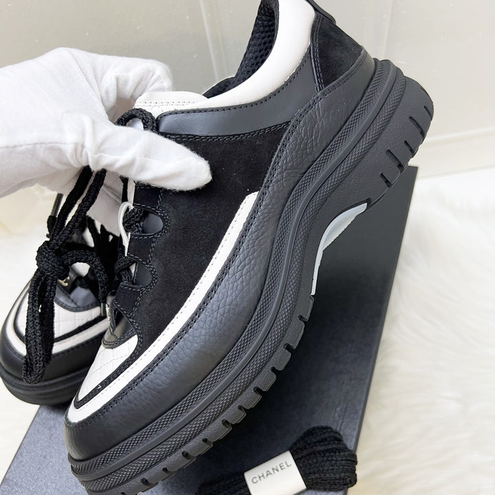 Chanel 25B Sneakers in Black and White Calfskin and Black Nubuck