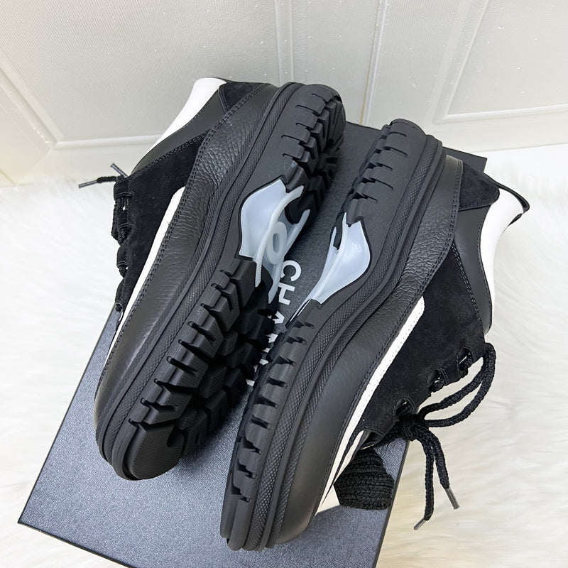 Chanel 25B Sneakers in Black and White Calfskin and Black Nubuck Sz 37.5 (Model: G46258)