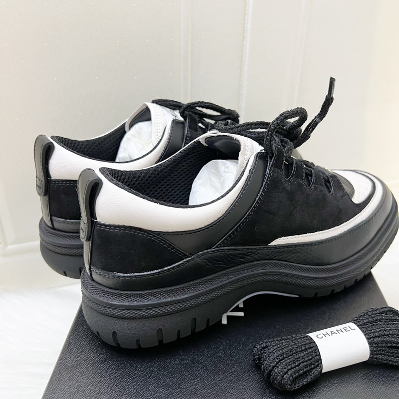 Chanel 25B Sneakers in Black and White Calfskin and Black Nubuck Sz 37.5 (Model: G46258)