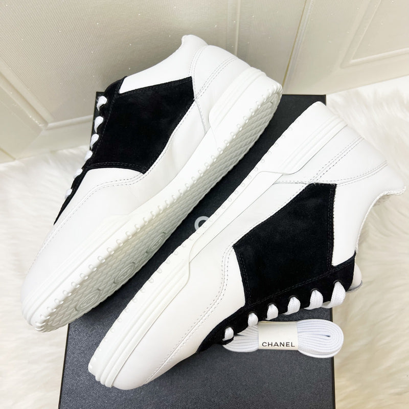 Chanel 24C Sneakers in White Calfskin and Black Suede Sz 38 (Model: G45470)